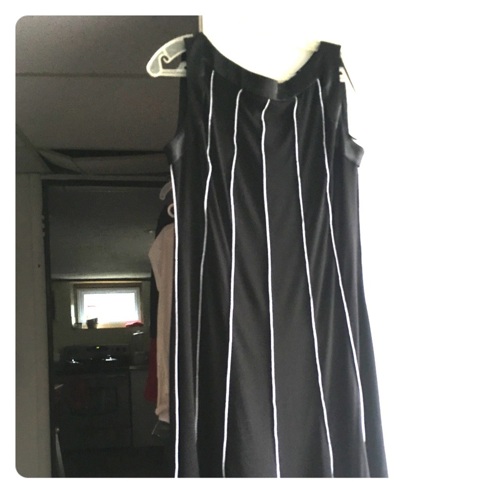 Sandra Darren summer sleeveless dress